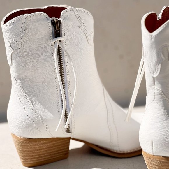 NEW Pointy Toe Stack Block Heel Zip Up Western Ankle Booties Boots Off White - Picture 8 of 16